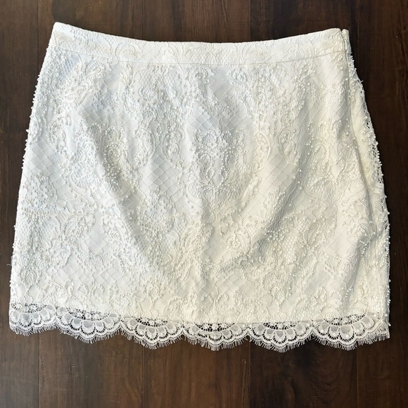 Forever New White Lace Beaded Mini Skirt Women’s Sz Medium  Coquette Girl - Picture 1 of 1